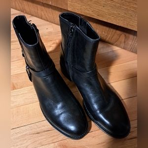 Women's leather boots